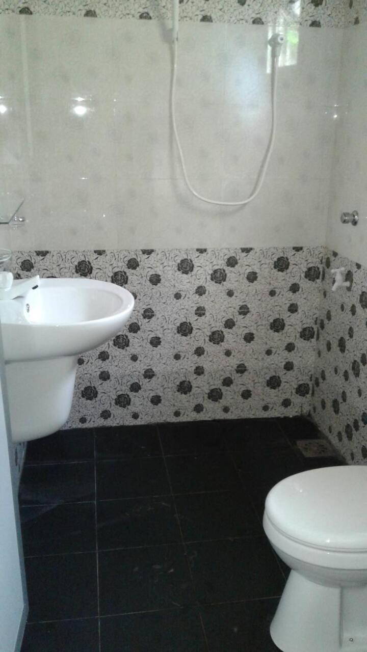 Sai Seashell Rest Inn Nilaveli Trincomalee Rom bilde